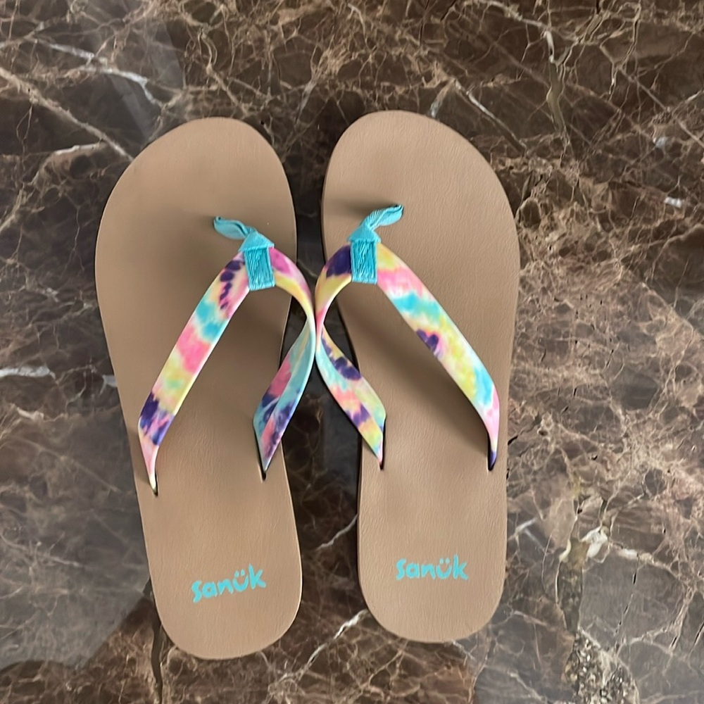 Sanuk flip flops